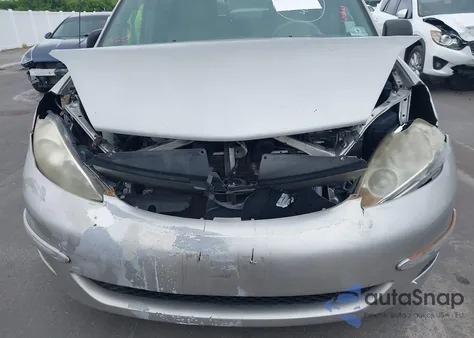 2010 Toyota Sienna Le from USA, damaged, VIN 5TDKK4CC3AS320721